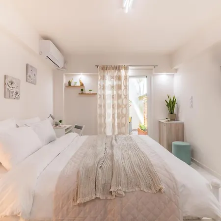 Cute Love-nest With Patio In The Heart Of Kolonaki Apartment Athens
