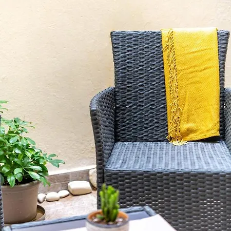 Cute Love-nest With Patio In The Heart Of Kolonaki Apartment *