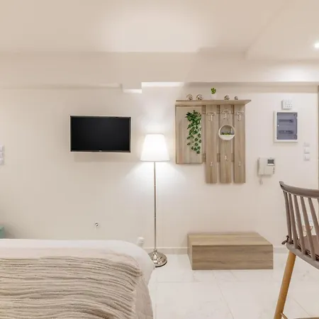 Apartment Cute Love-nest With Patio In The Heart Of Kolonaki