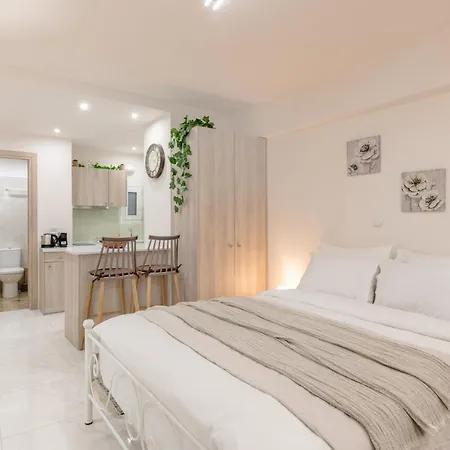 Cute Love-nest With Patio In The Heart Of Kolonaki Apartment